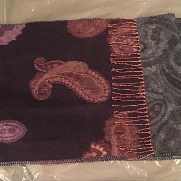 ⚜️[2/$38.00] ⚜️ V Fraas Paisley Scarf - Picture 3 of 10